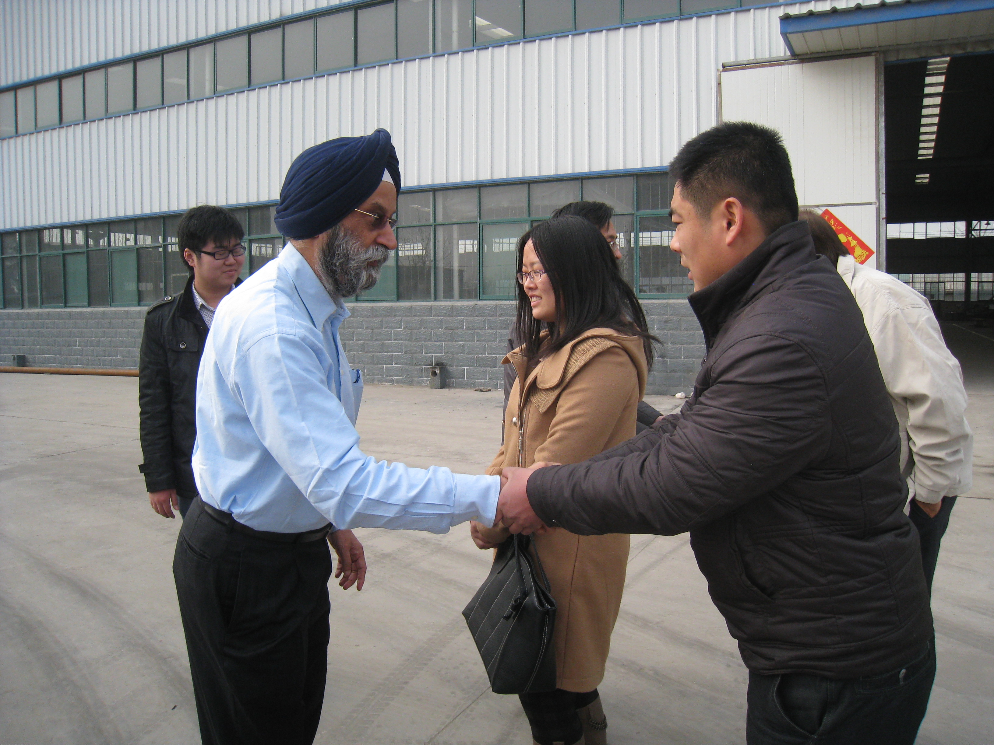 印度客戶來訪，并訂購FYL-850座駕壓路機