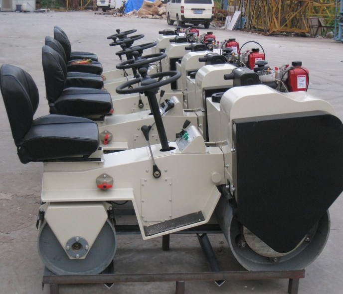 印度客戶來訪，并訂購FYL-850座駕壓路機