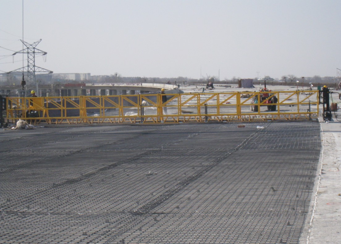 懸掛高頻整平機被中鐵二十幾個局集團，中國路橋集團選購。