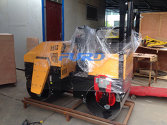 福瑞得機械2噸座駕壓路機、手扶雙輪壓路機準(zhǔn)備包裝及時發(fā)貨