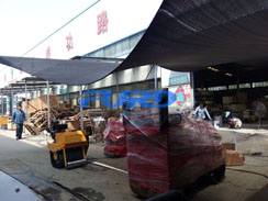 福瑞得機(jī)械微動(dòng)態(tài)--座駕壓路機(jī)、手扶壓路機(jī)、灌縫機(jī)包裝發(fā)貨