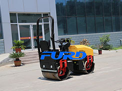 抓住特色打通渠道，全液壓小型壓路機廠家順利發(fā)展