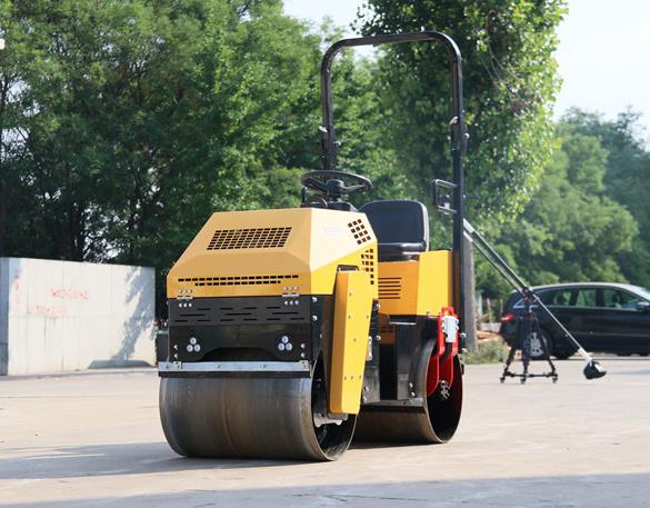 小型壓路機如何散熱呢？